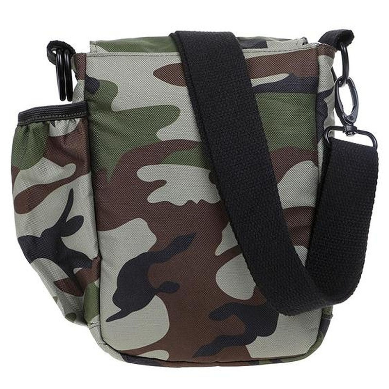 DOOG elegante Schultertasche Trainingstasche in  der Farbe Camouflage